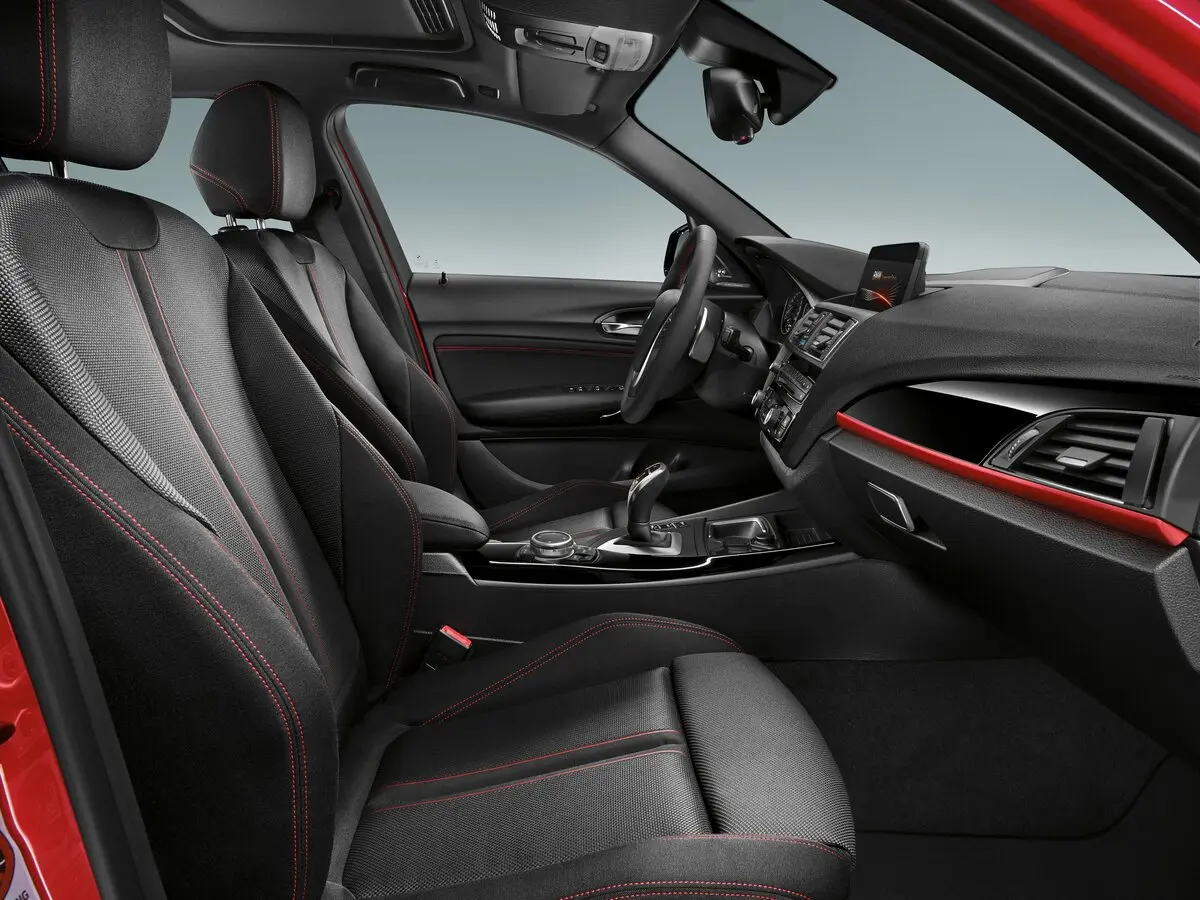 BMW 1 серии II (F20/F21) Рестайлинг Хэтчбек 5 дв. — 照片 7