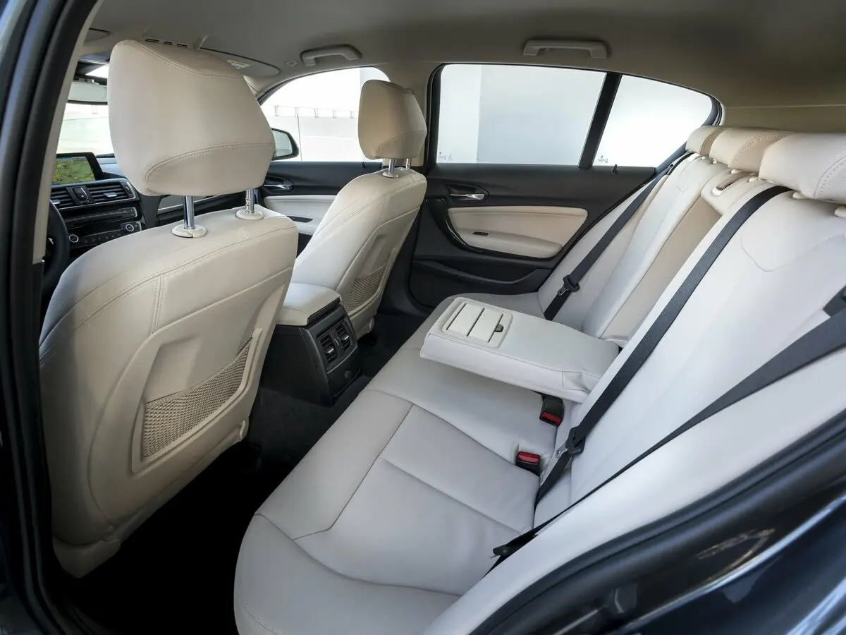 BMW 1 серии II (F20/F21) Рестайлинг Хэтчбек 5 дв. — 照片 10