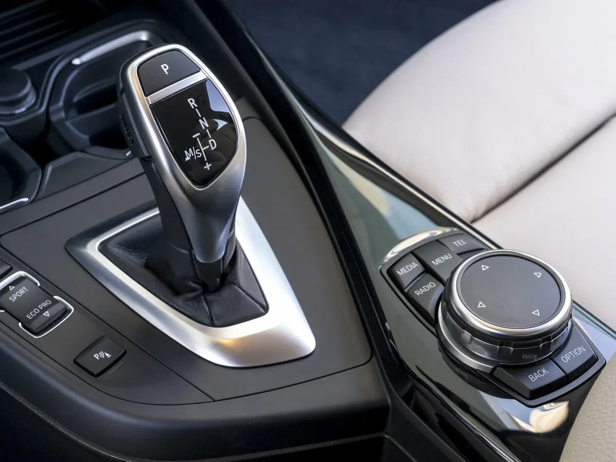 BMW 1 серии II (F20/F21) Рестайлинг Хэтчбек 5 дв. — 照片 12