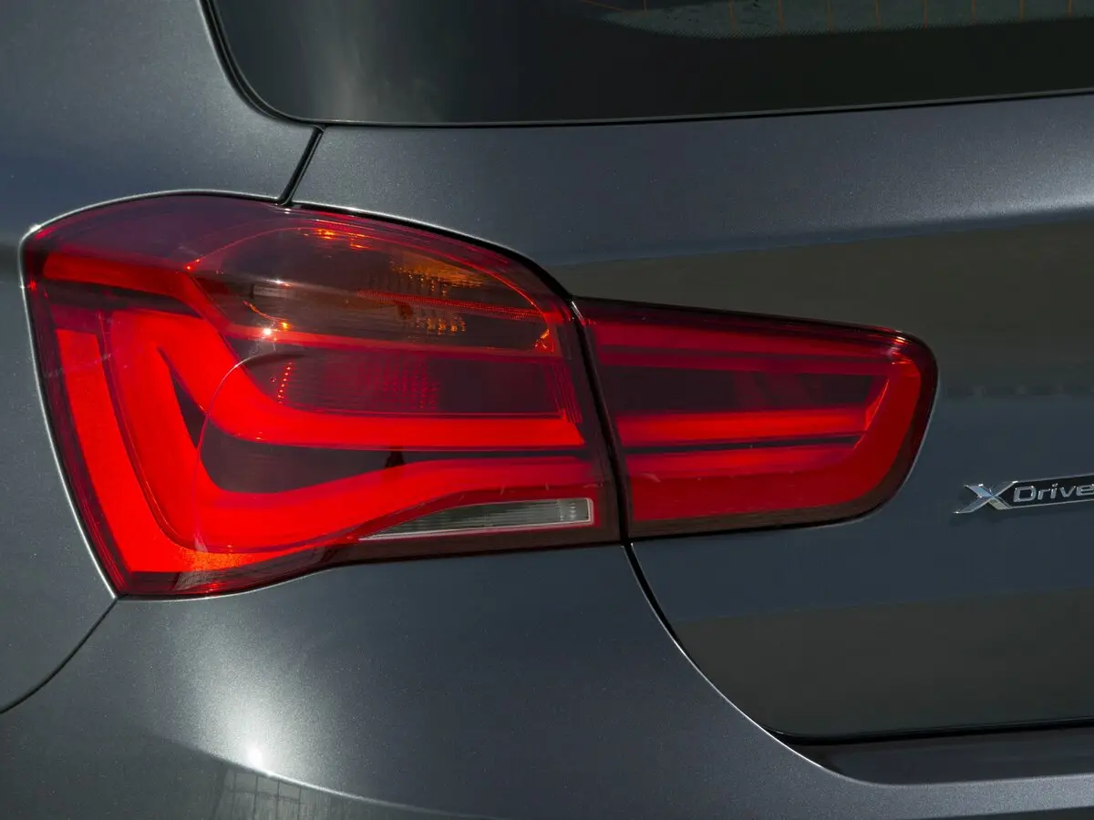 BMW 1 серии II (F20/F21) Рестайлинг Хэтчбек 5 дв. — 照片 15
