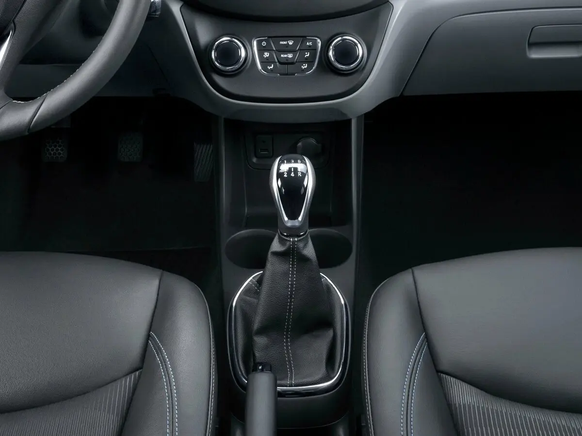 Opel Karl 2015 – 2019 Хэтчбек 5 дв. — photo 9
