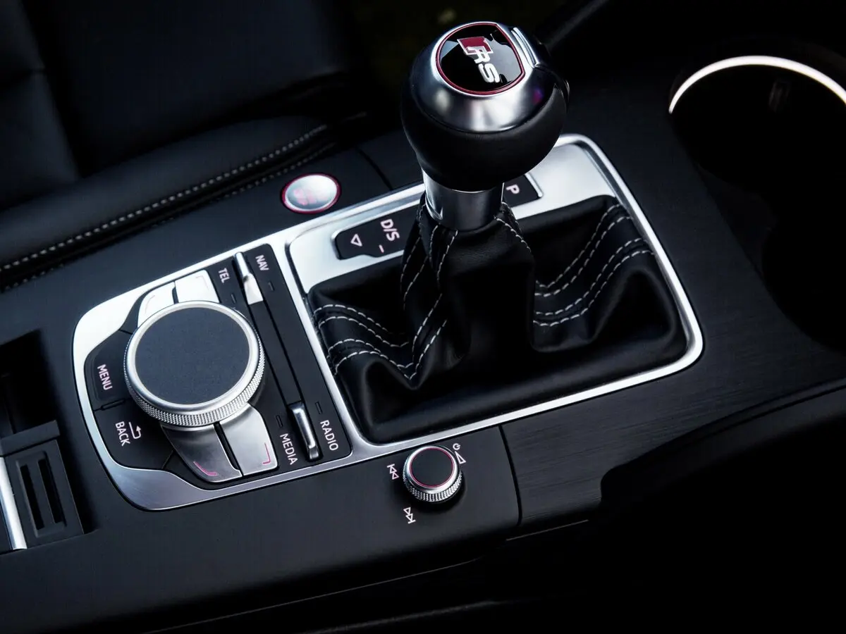 Audi RS 3 II (8V) Хэтчбек 5 дв. Sportback — сүрөт 8