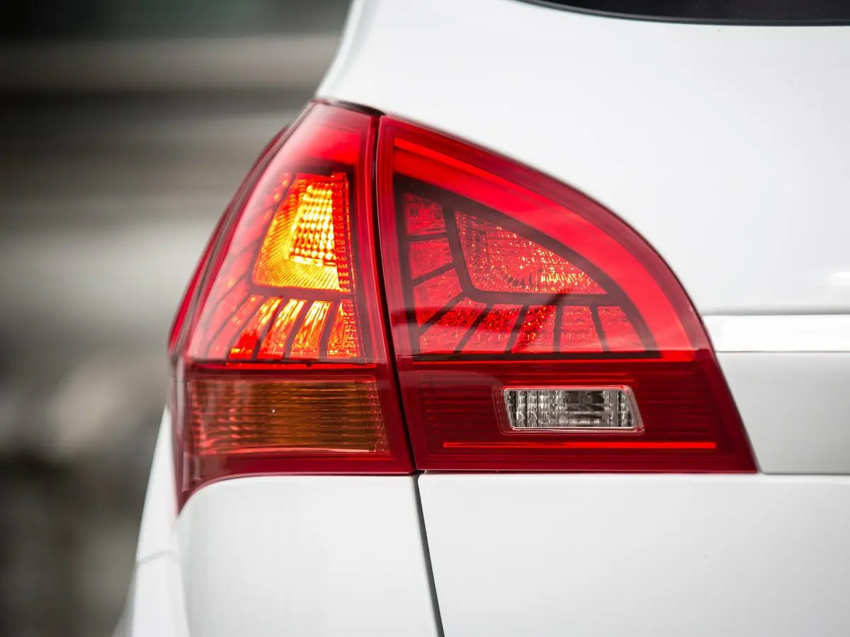 Kia Venga I Рестайлинг Компактвэн — сүрөт 14