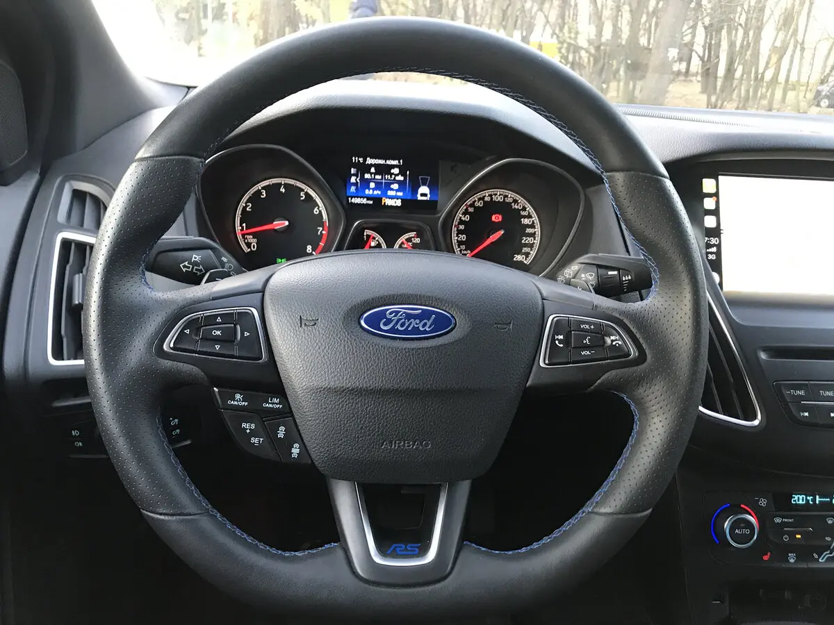 Ford Focus RS III Хэтчбек 5 дв. — сүрөт 10