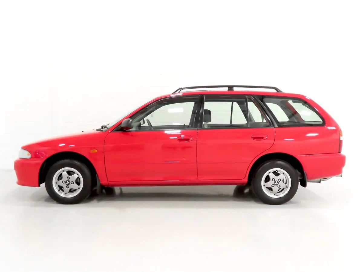 Mitsubishi Lancer VI Универсал 5 дв. — фото 3