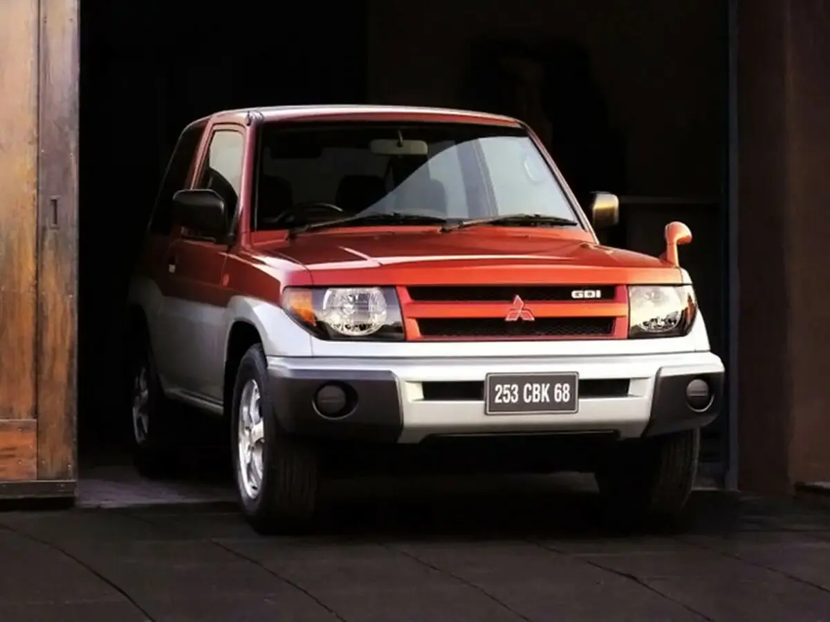 Mitsubishi Pajero iO 1998 – 2007 Внедорожник 3 дв. — сүрөт 2