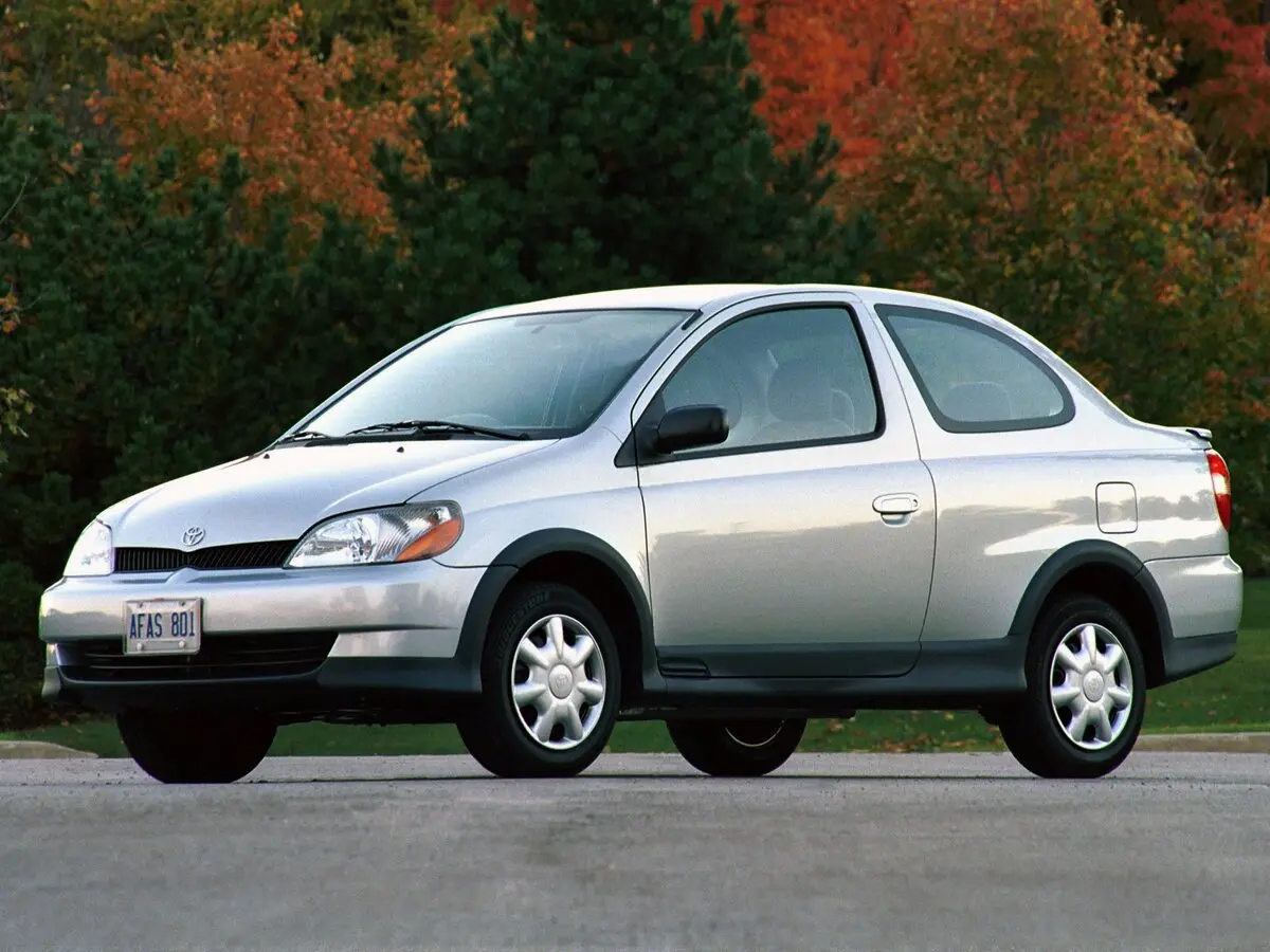 Toyota Echo 1999 – 2005 Купе