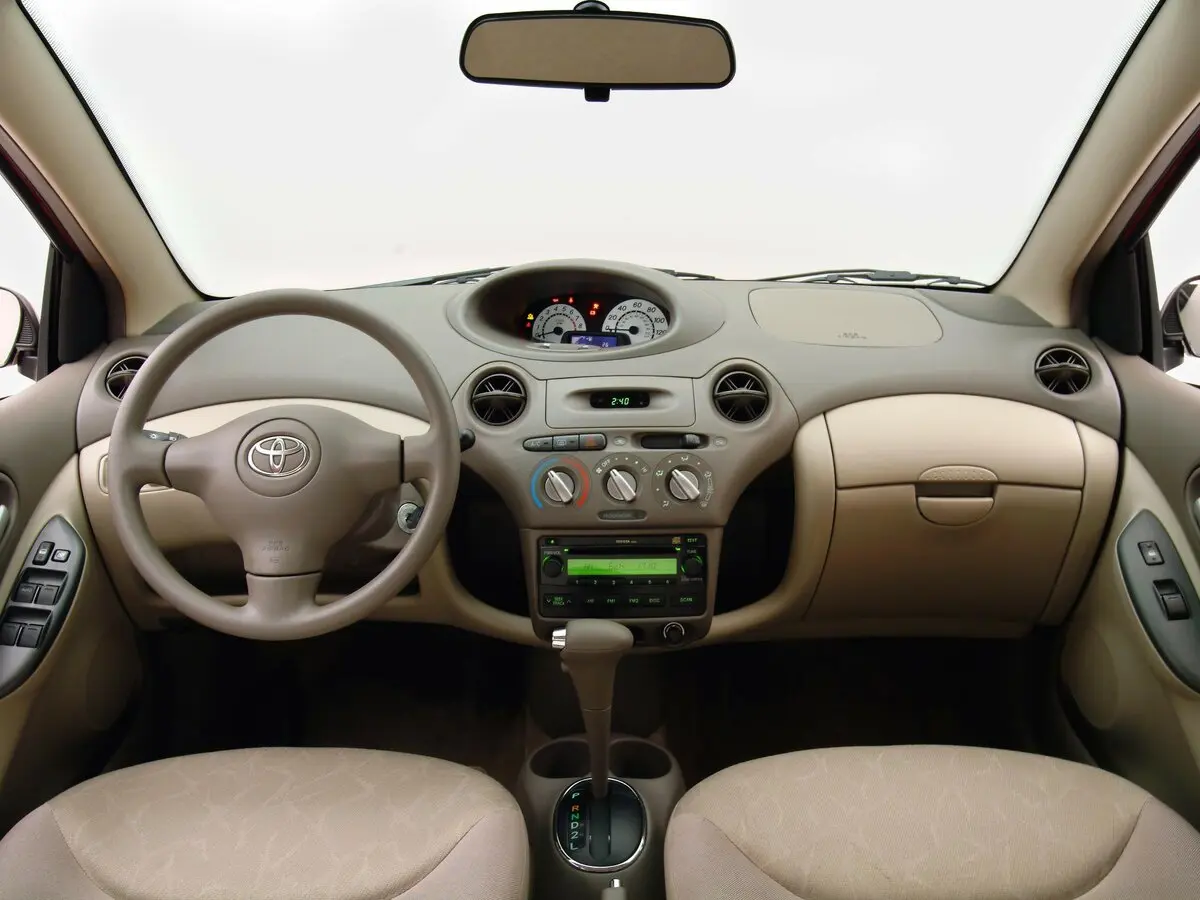 Toyota Echo 1999 – 2005 Купе — сүрөт 4