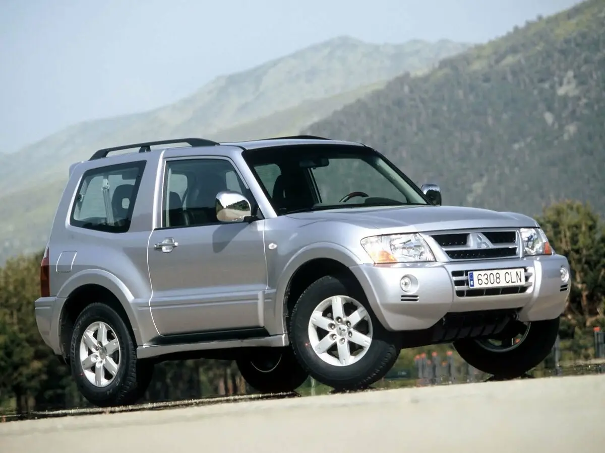 Mitsubishi Montero III Внедорожник 3 дв.