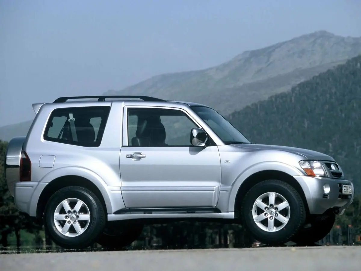 Mitsubishi Montero III Внедорожник 3 дв. — сүрөт 2