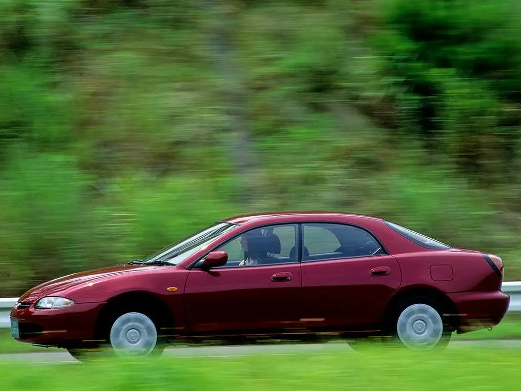 Mazda Lantis 1993 – 1997 Седан — 照片 2