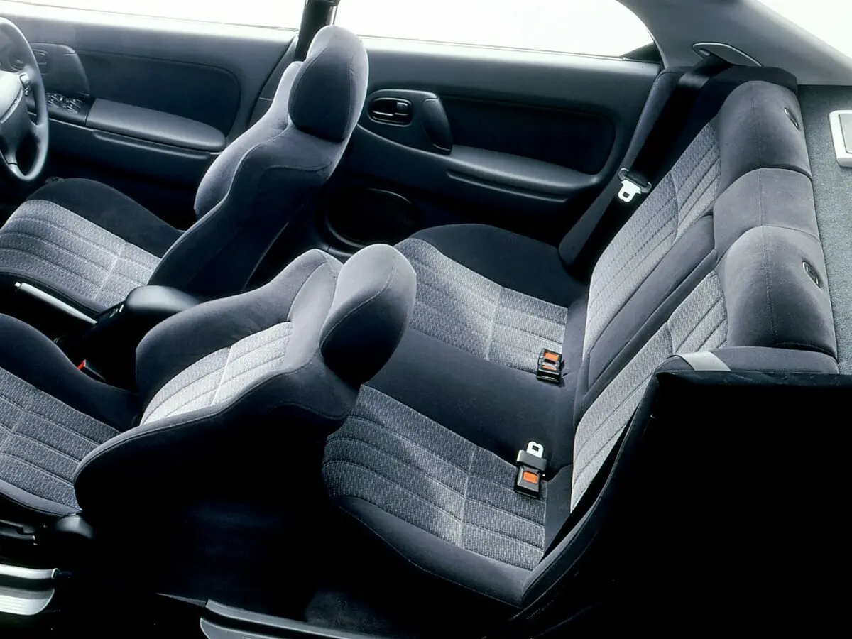 Mazda Lantis 1993 – 1997 Седан — 照片 5