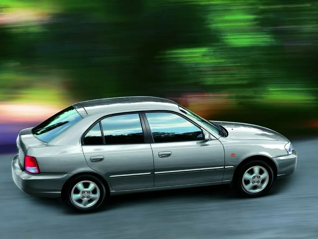 Hyundai Accent II Хэтчбек 5 дв. — фото 3