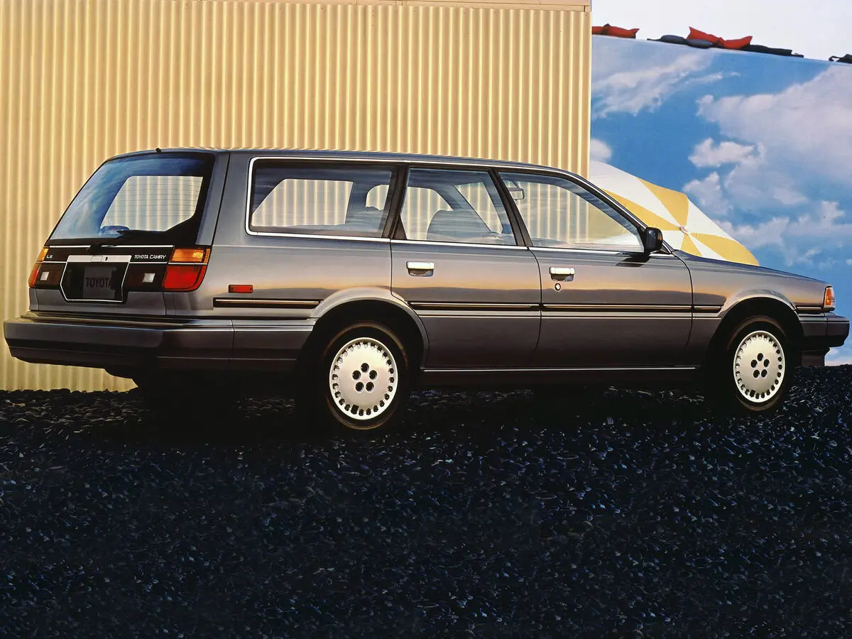 Toyota Camry II (V20) Универсал 5 дв. — сүрөт 4