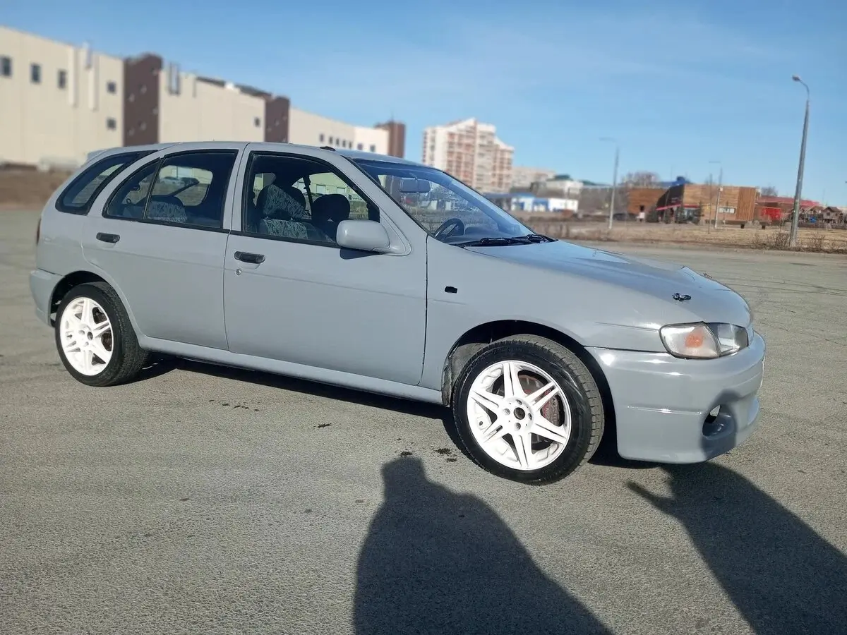 Nissan Pulsar V (N15) Хэтчбек 5 дв. — сүрөт 2