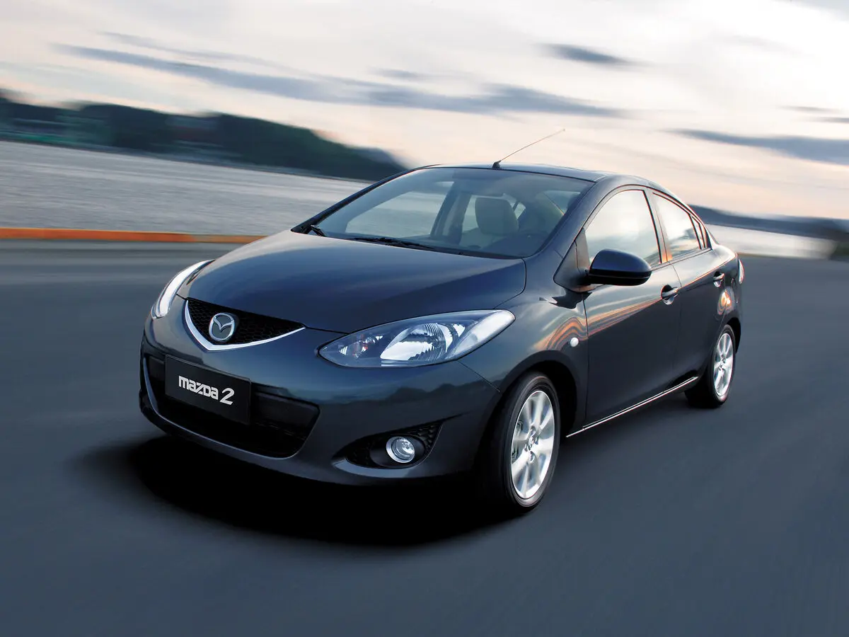 Mazda 2 II (DE) Седан