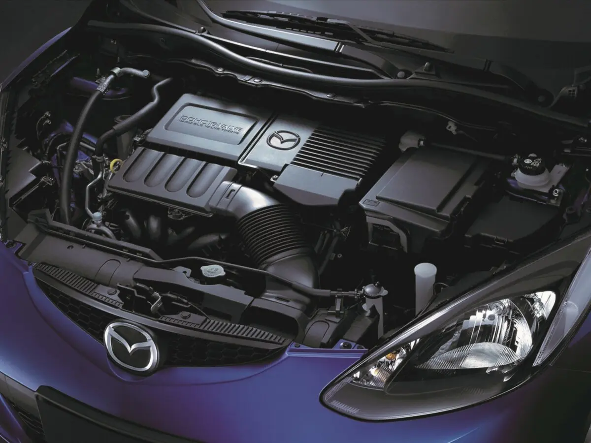 Mazda 2 II (DE) Седан — 照片 8