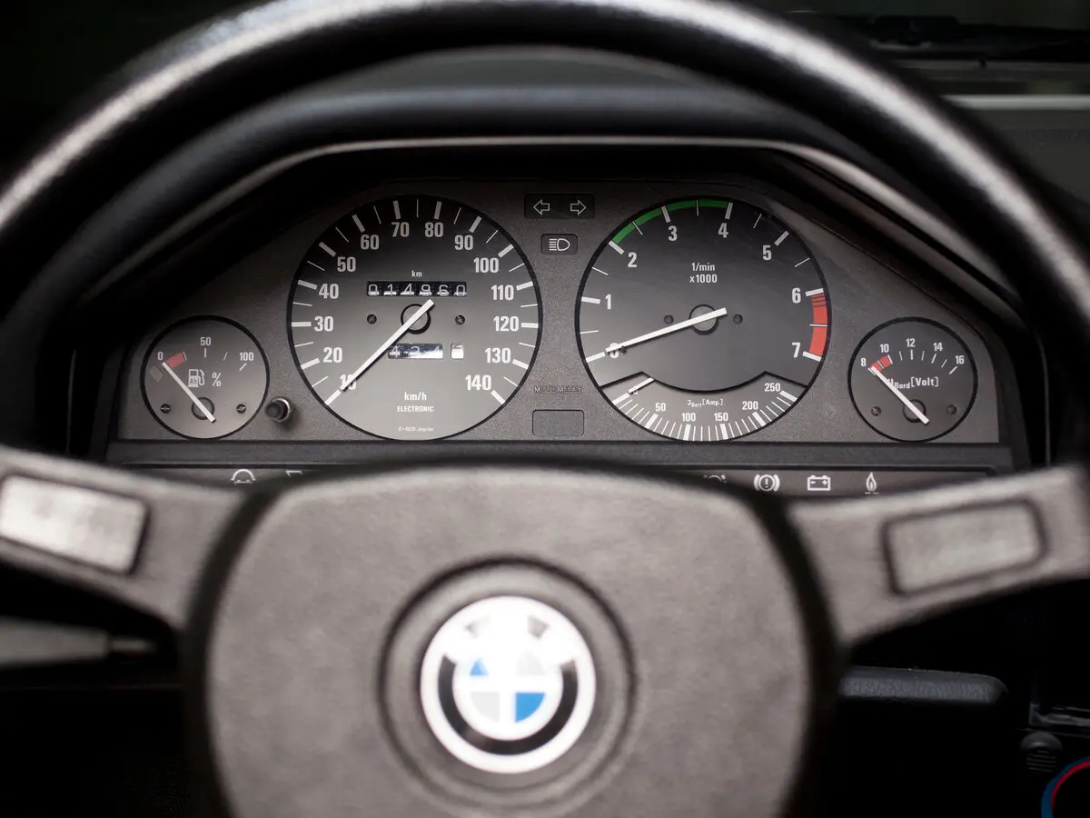 BMW 3 серии II (E30) Купе — сүрөт 8