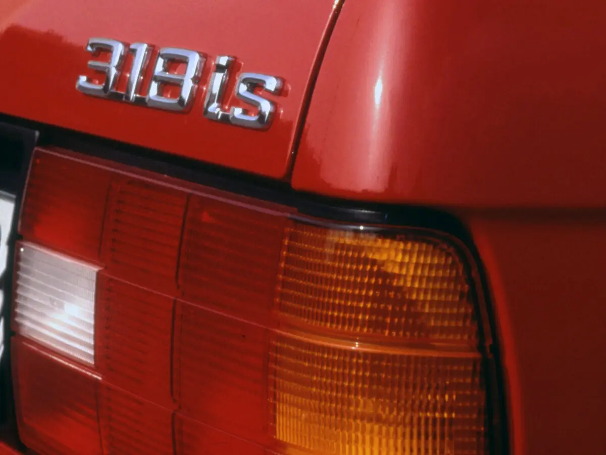 BMW 3 серии II (E30) Купе — сүрөт 10