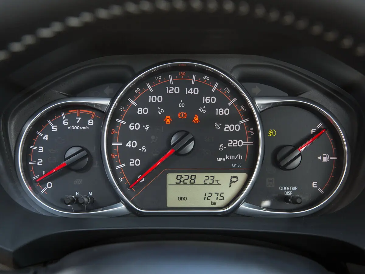 Toyota Yaris III Рестайлинг Хэтчбек 3 дв. — сүрөт 7