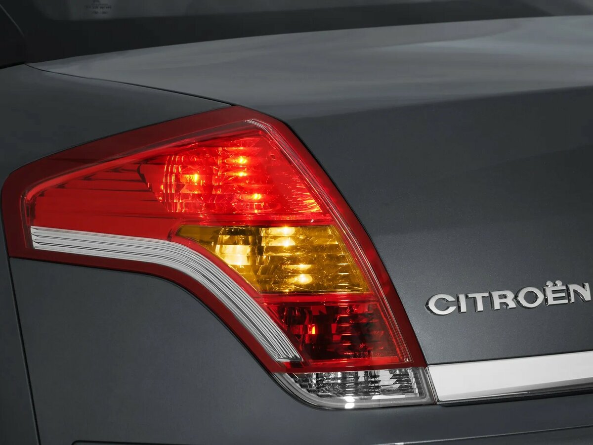 Citroen C4 I Седан