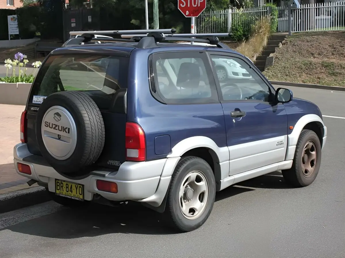 Suzuki Escudo II Внедорожник 3 дв. — сүрөт 3