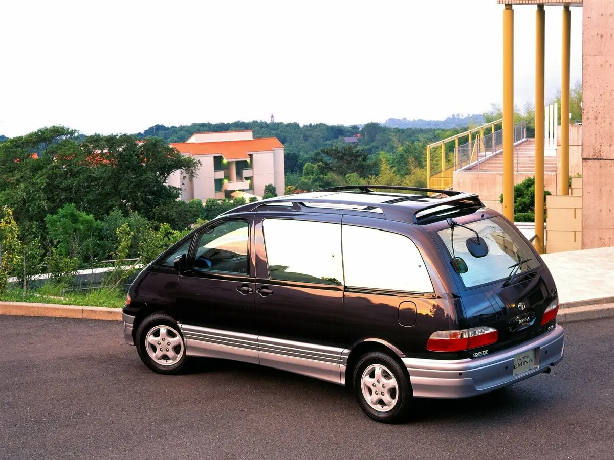 Toyota Estima I Минивэн Emina — фото 2