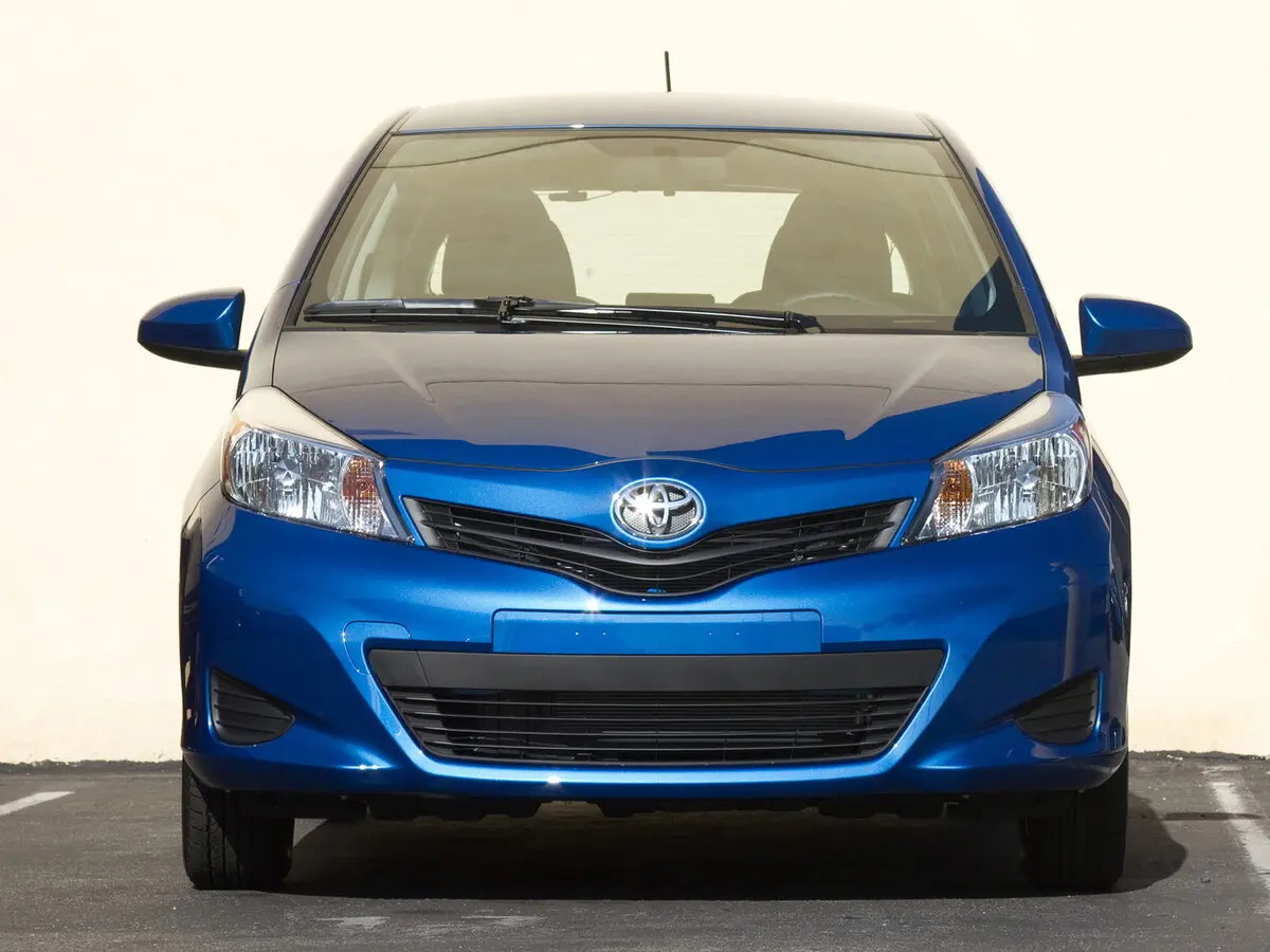 Toyota Yaris III Хэтчбек 3 дв. — photo 3