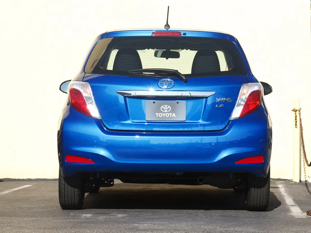 Toyota Yaris III Хэтчбек 3 дв. — photo 4