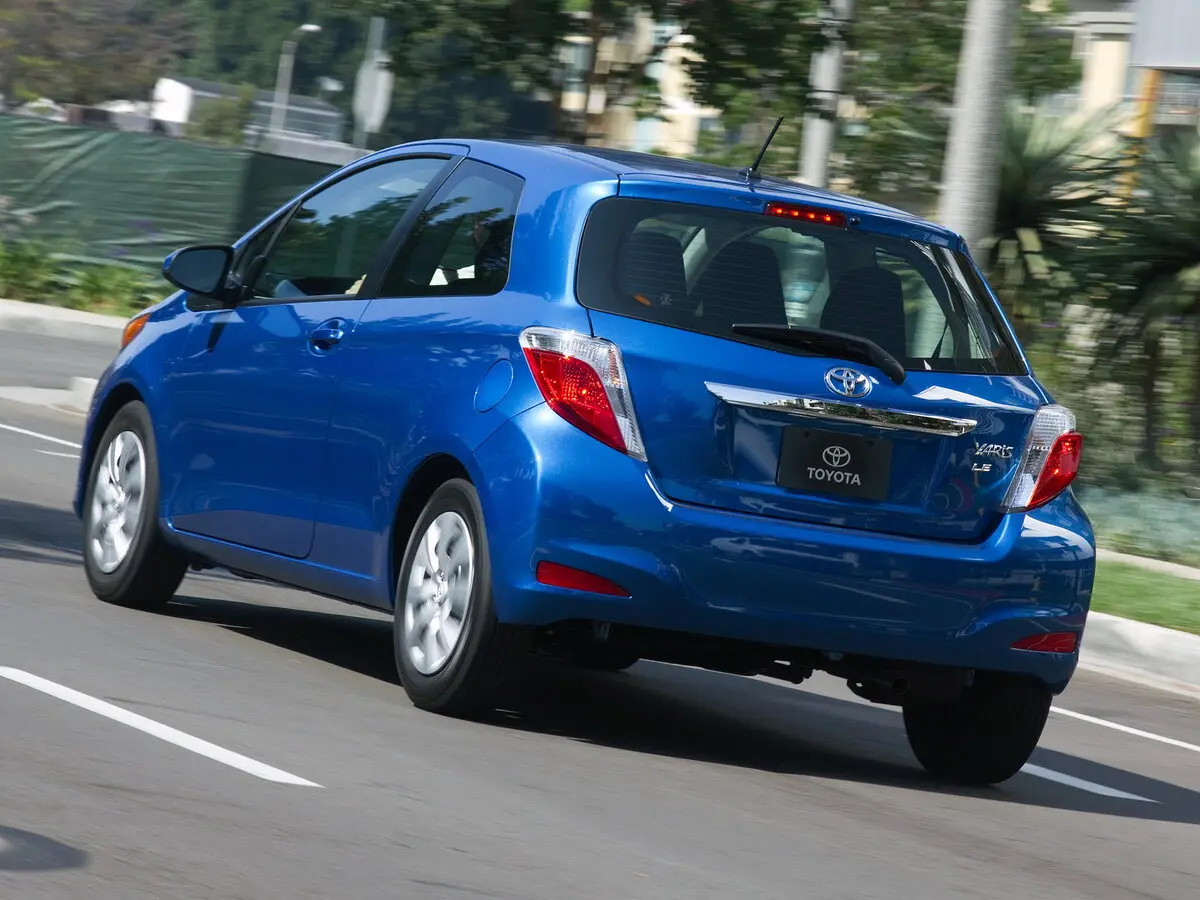 Toyota Yaris III Хэтчбек 3 дв. — photo 5