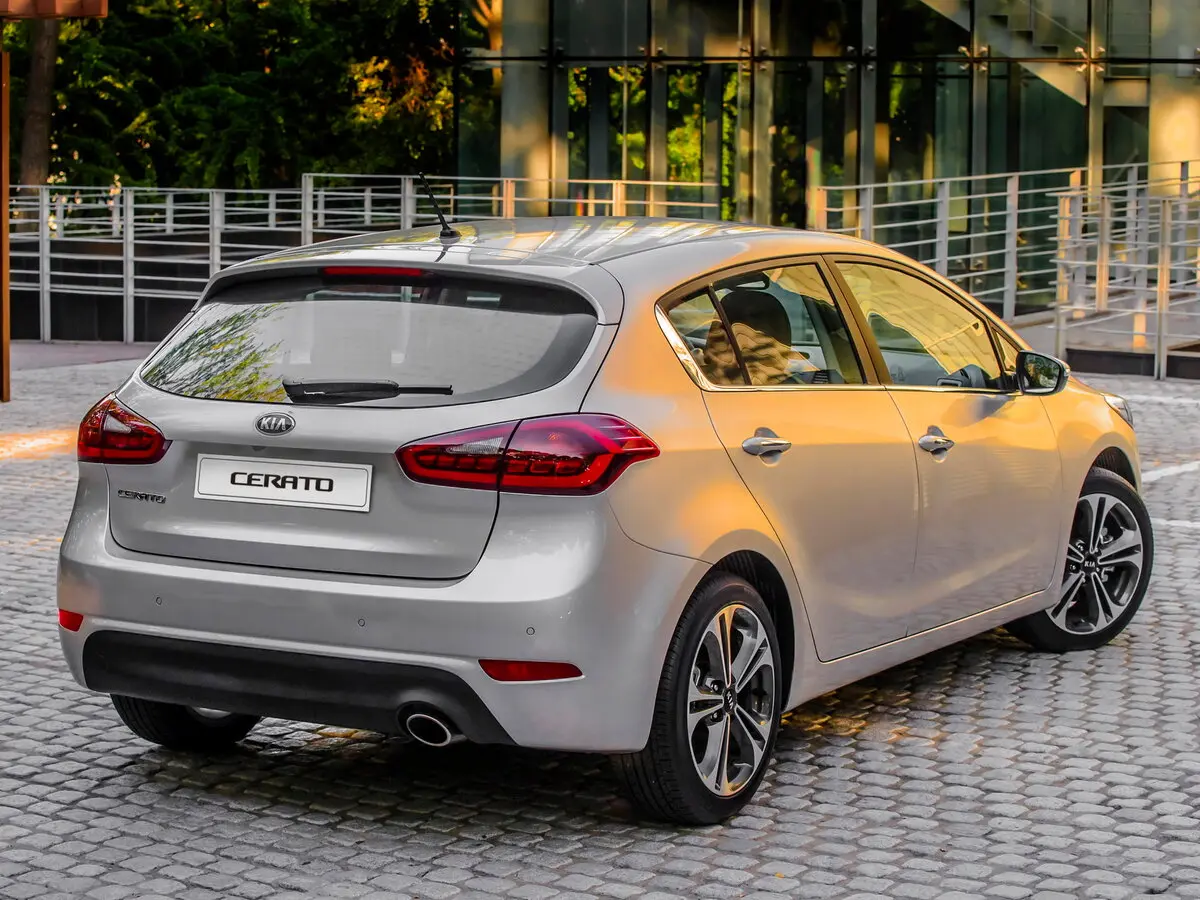Kia Cerato III Хэтчбек 5 дв. — сүрөт 4