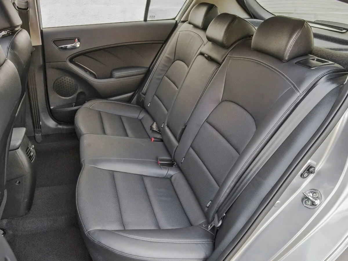 Kia Cerato III Хэтчбек 5 дв. — сүрөт 8