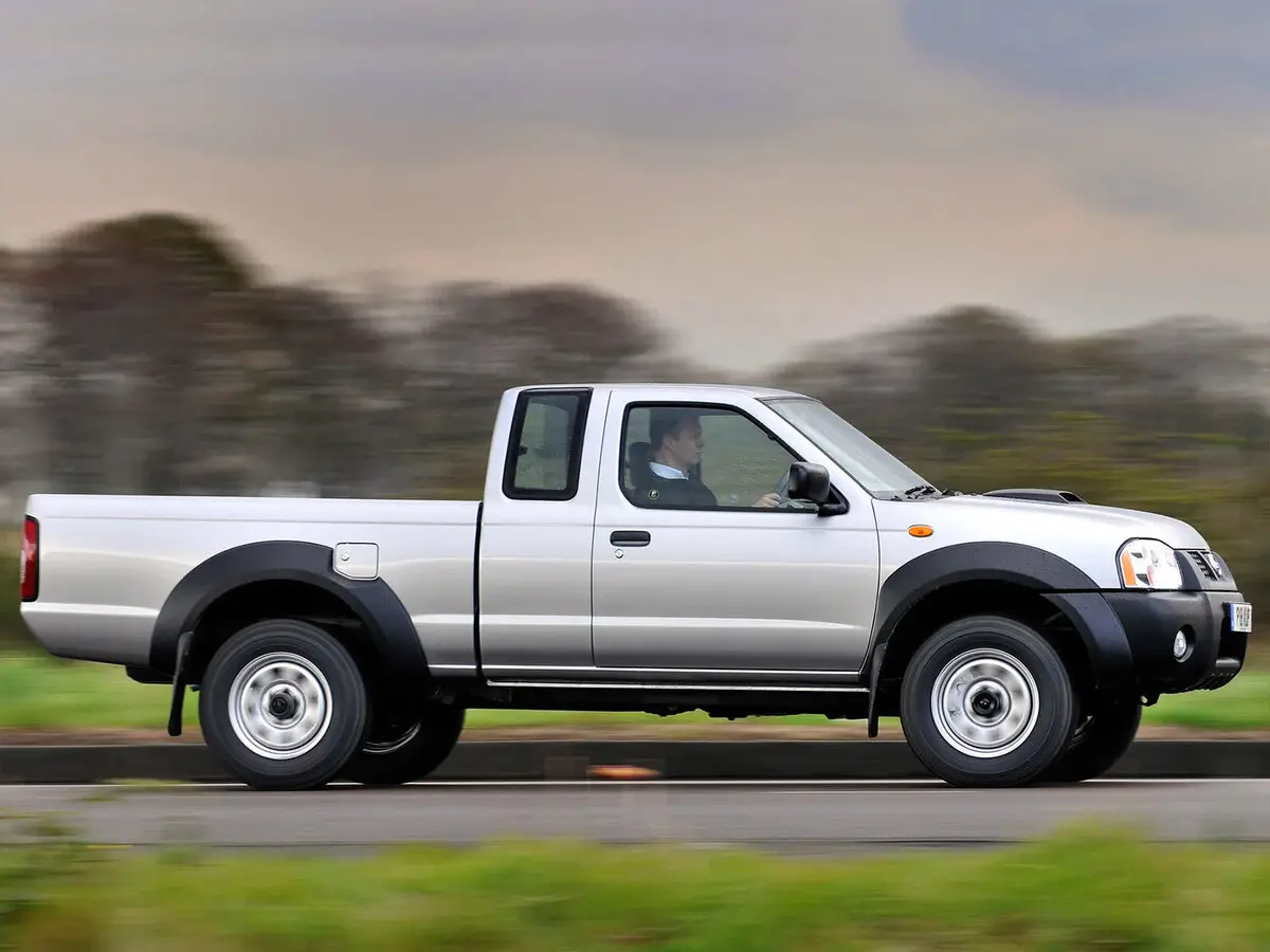 Nissan NP300 2008 – 2015 Пикап Полуторная кабина — сүрөт 2