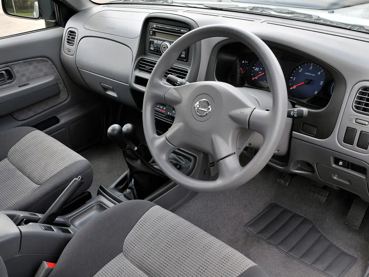 Nissan NP300 2008 – 2015 Пикап Полуторная кабина — сүрөт 6