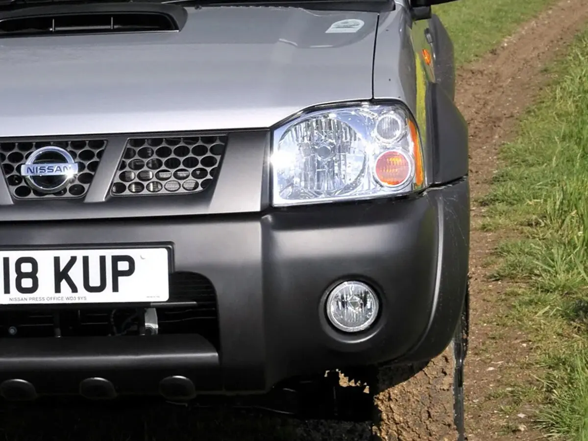 Nissan NP300 2008 – 2015 Пикап Полуторная кабина — сүрөт 7