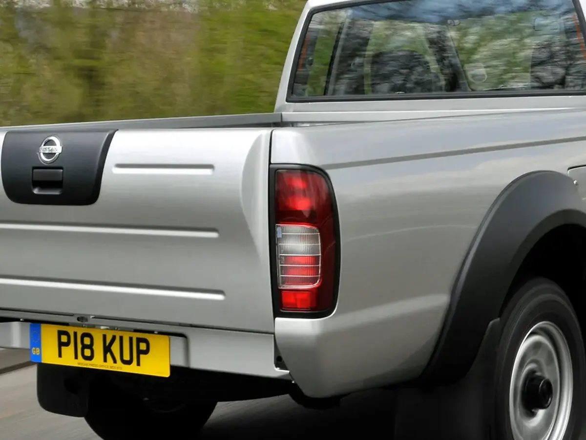 Nissan NP300 2008 – 2015 Пикап Полуторная кабина — сүрөт 8