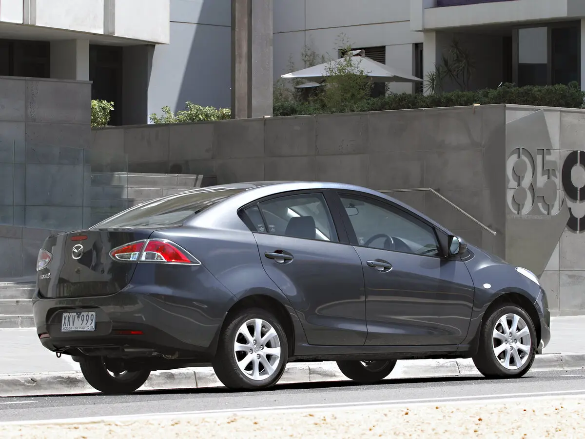 Mazda 2 II Рестайлинг (DE2) Седан — сүрөт 4
