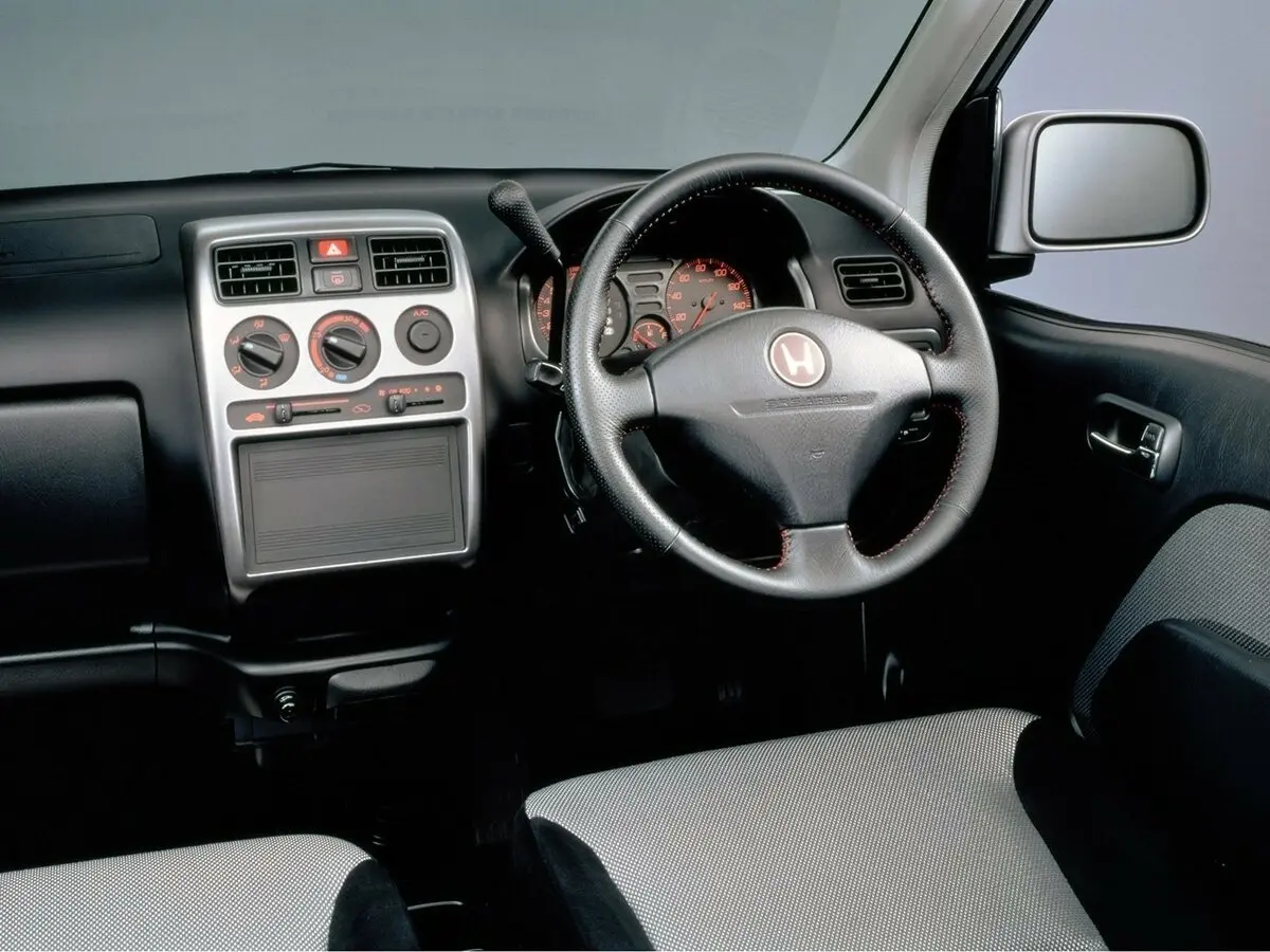 Honda Life III Хэтчбек 5 дв. — photo 3