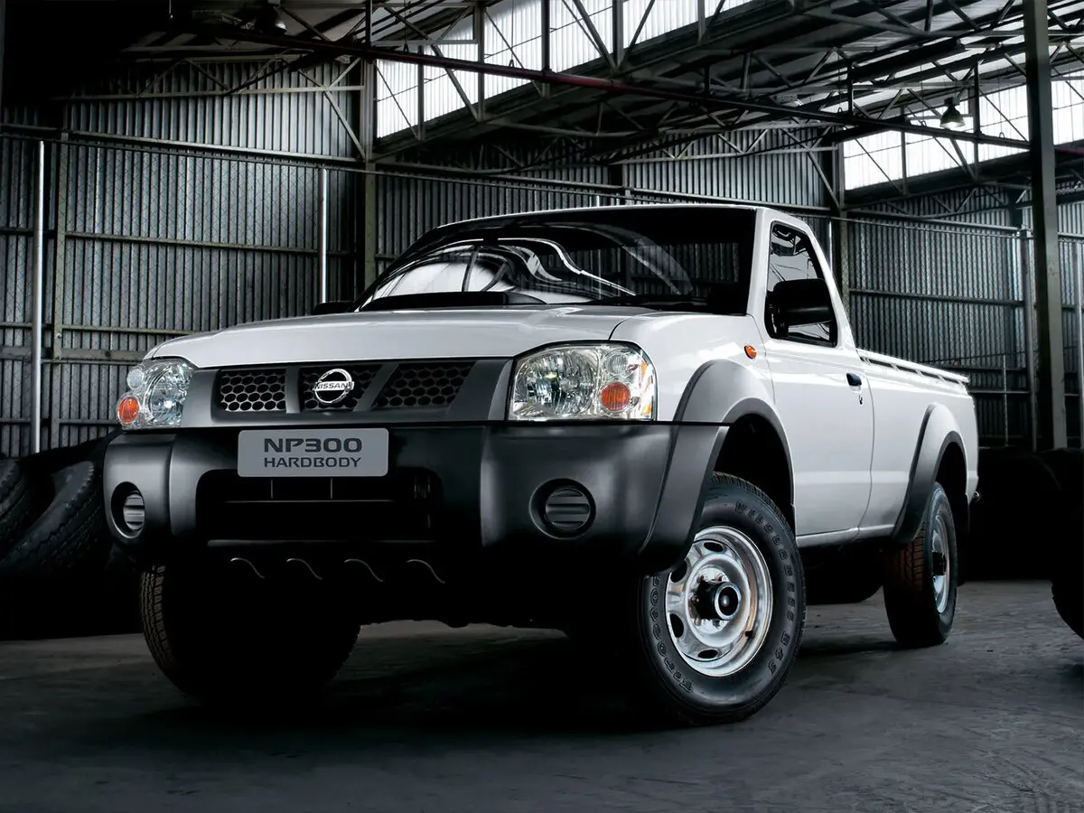 Nissan NP300 2008 – 2015 Пикап Одинарная кабина — сүрөт 2