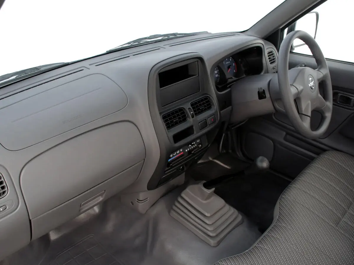 Nissan NP300 2008 – 2015 Пикап Одинарная кабина — сүрөт 4