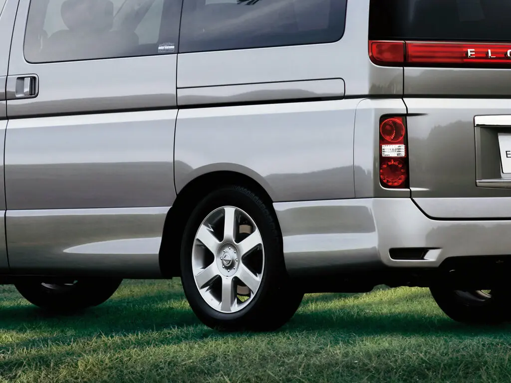 Nissan Elgrand II (E51) Минивэн — сүрөт 12