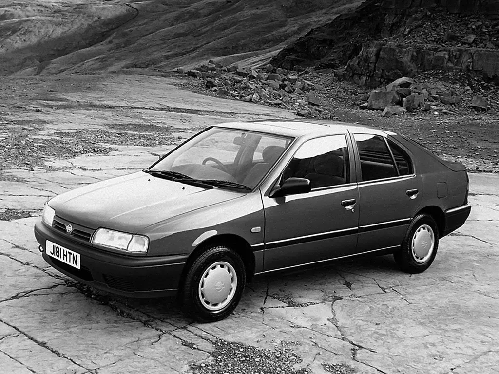 Nissan Primera I (P10) Лифтбек