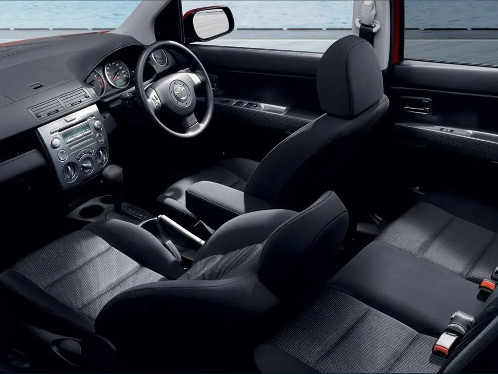 Mazda Demio II (DY) Хэтчбек 5 дв. — фото 5