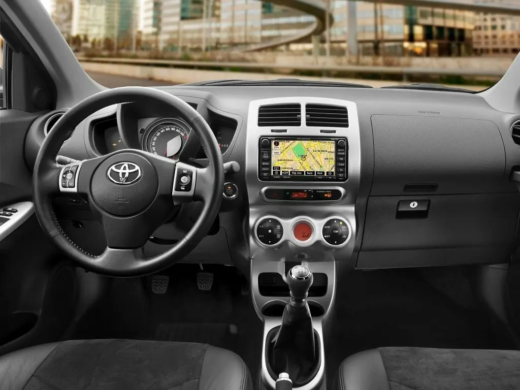 Toyota Urban Cruiser I Хэтчбек 5 дв. — фото 6