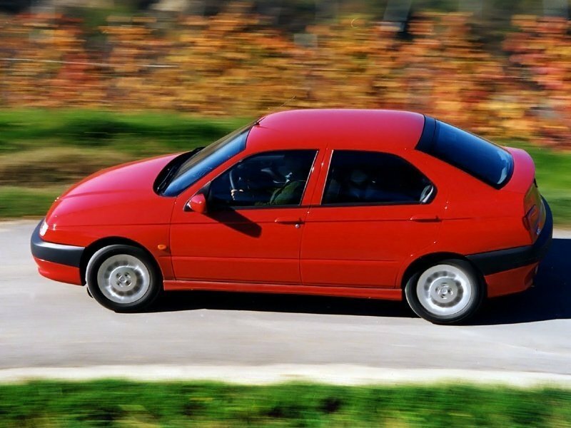 Alfa Romeo 146 1995 – 2001 Хэтчбек 5 дв. — фото 3