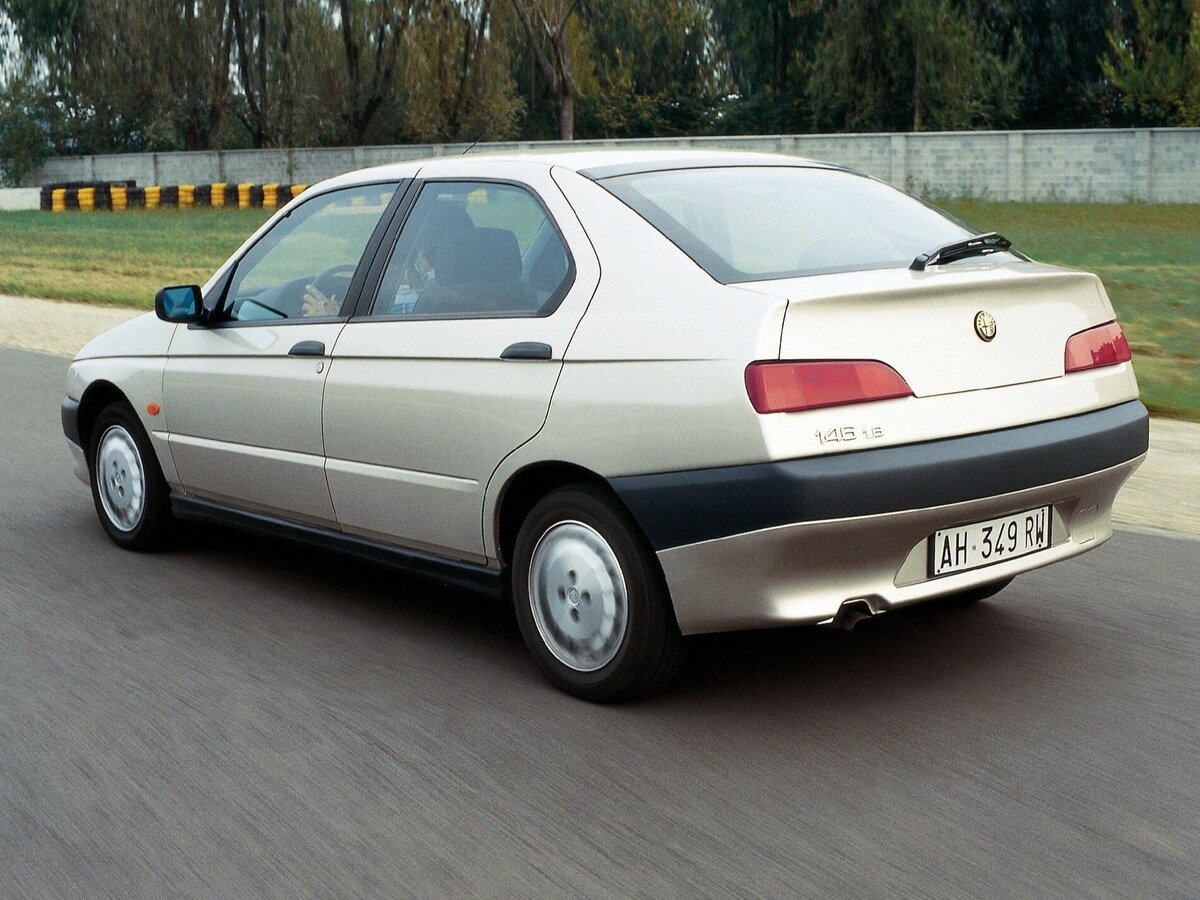 Alfa Romeo 146 1995 – 2001 Хэтчбек 5 дв. — фото 6