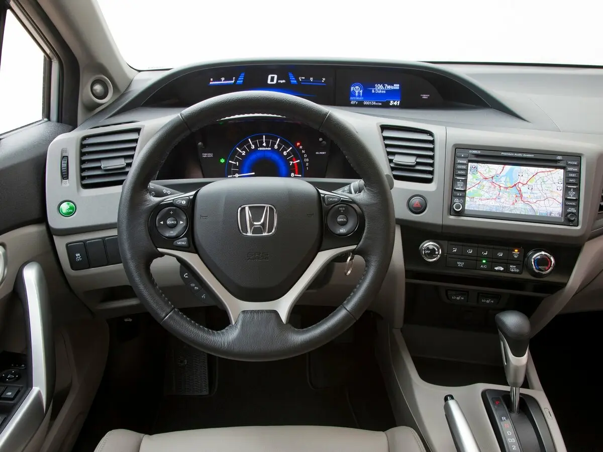 Honda Civic IX Купе — фото 6