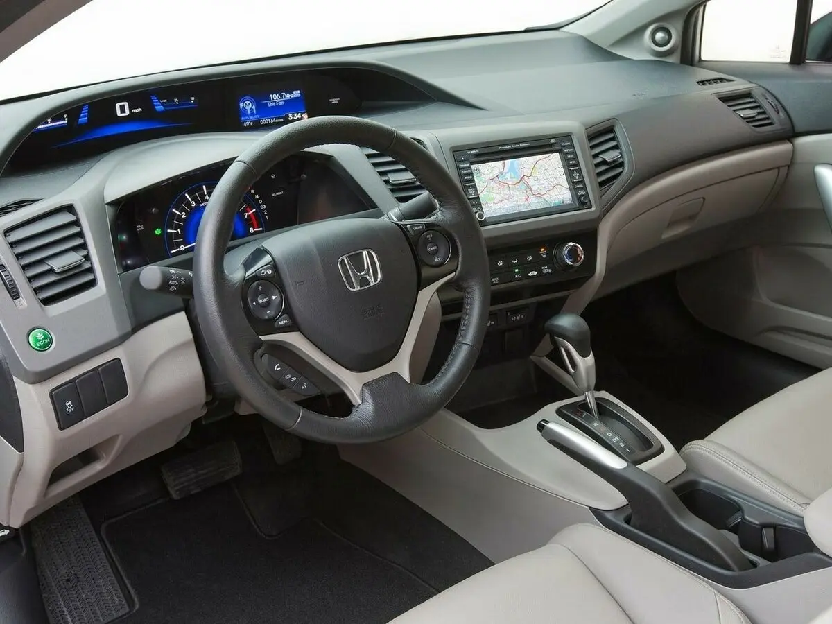 Honda Civic IX Купе — фото 7
