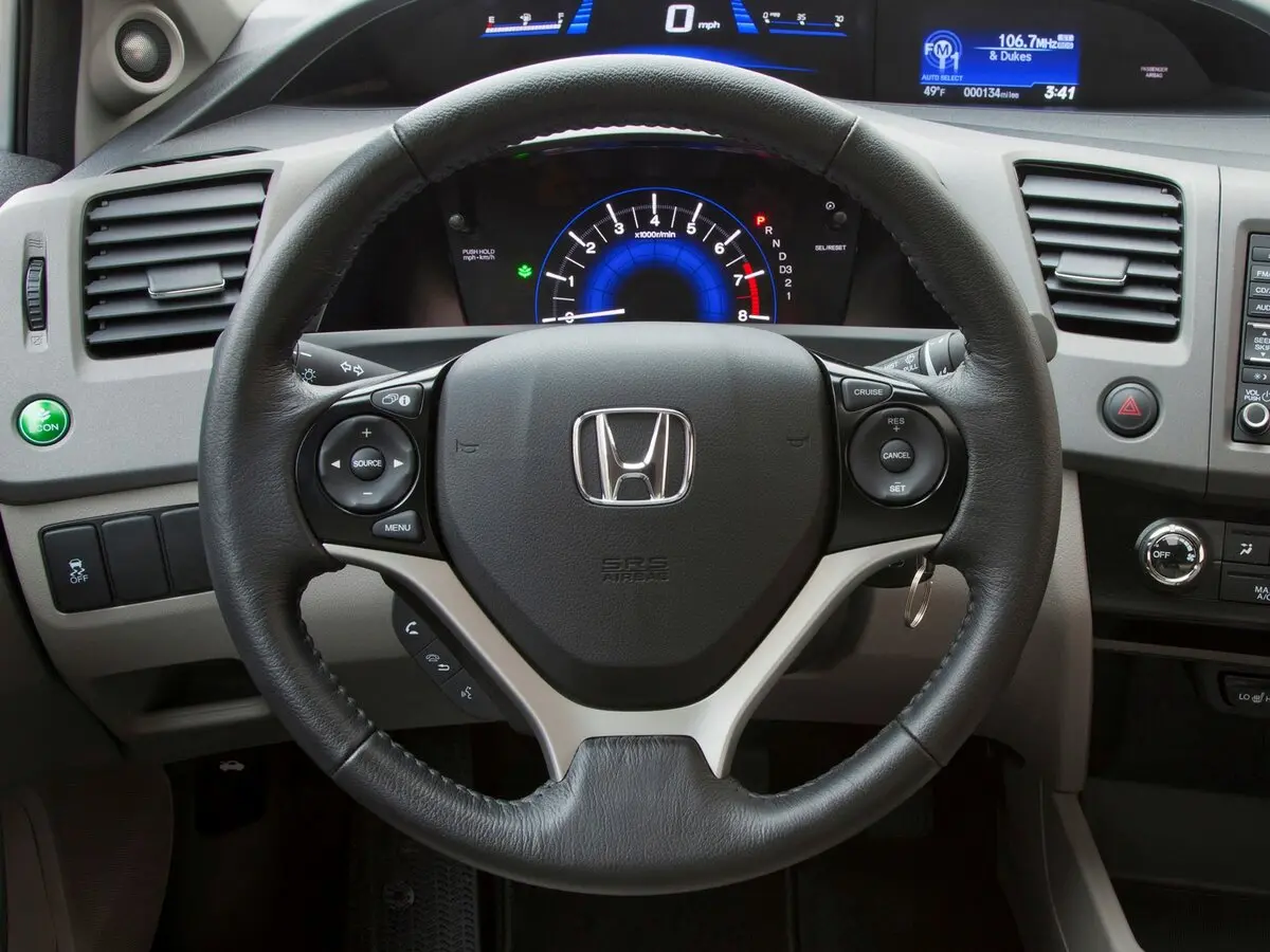 Honda Civic IX Купе — фото 9