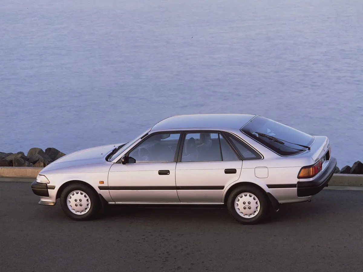 Toyota Carina V (T170) Лифтбек — photo 2